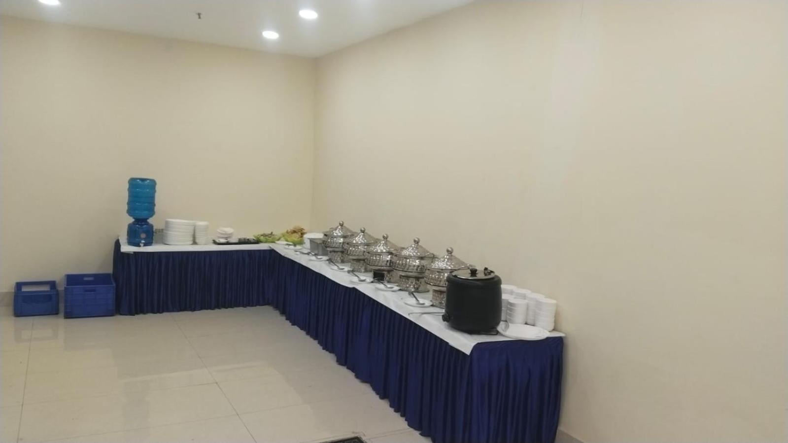 Shourya Hotel And Banquet Noida Extérieur photo