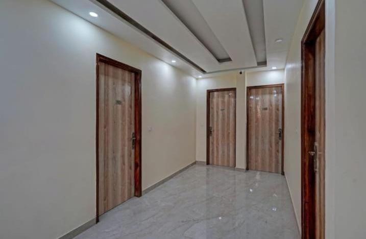 Shourya Hotel And Banquet Noida Extérieur photo