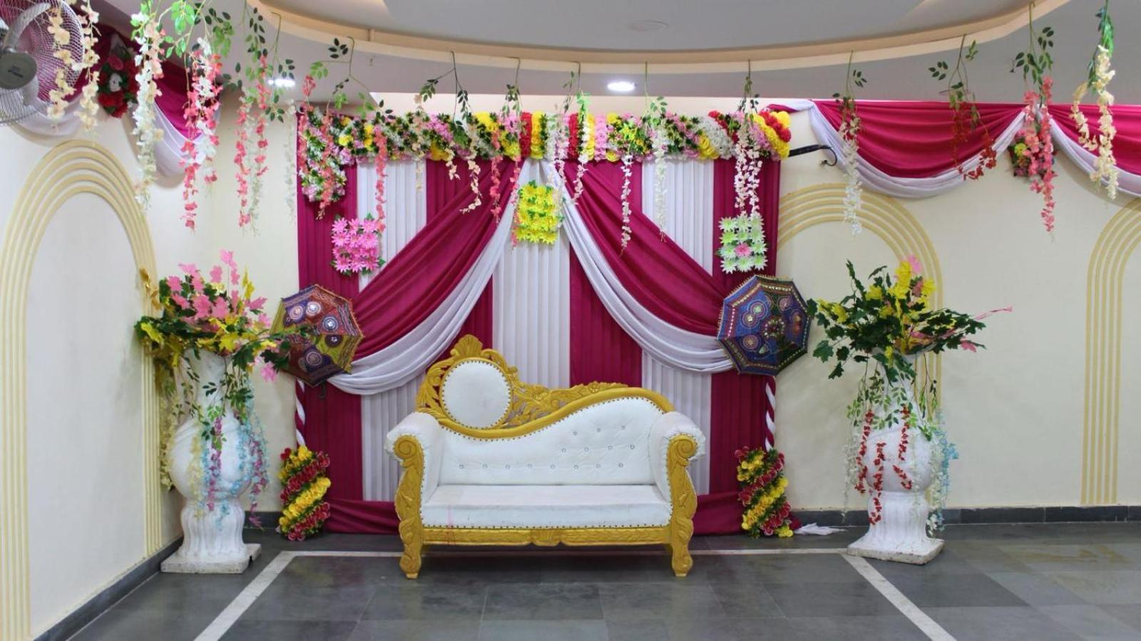 Shourya Hotel And Banquet Noida Extérieur photo